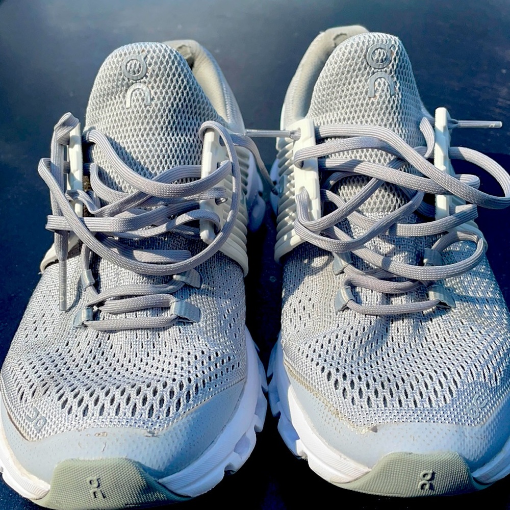 CloudTec sneakers slightly worn. Great for kids too! Won’t last make offer today